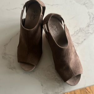 Life Stride size 7.5 wedges